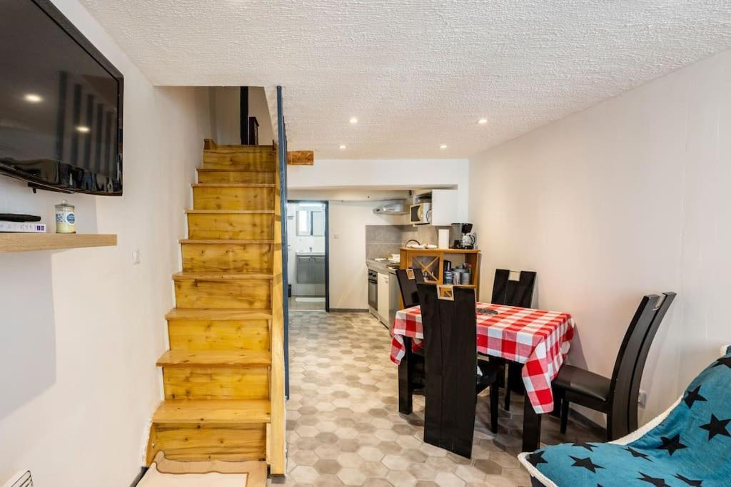 Maison Atypique Dans Circulade Bram Extérieur photo