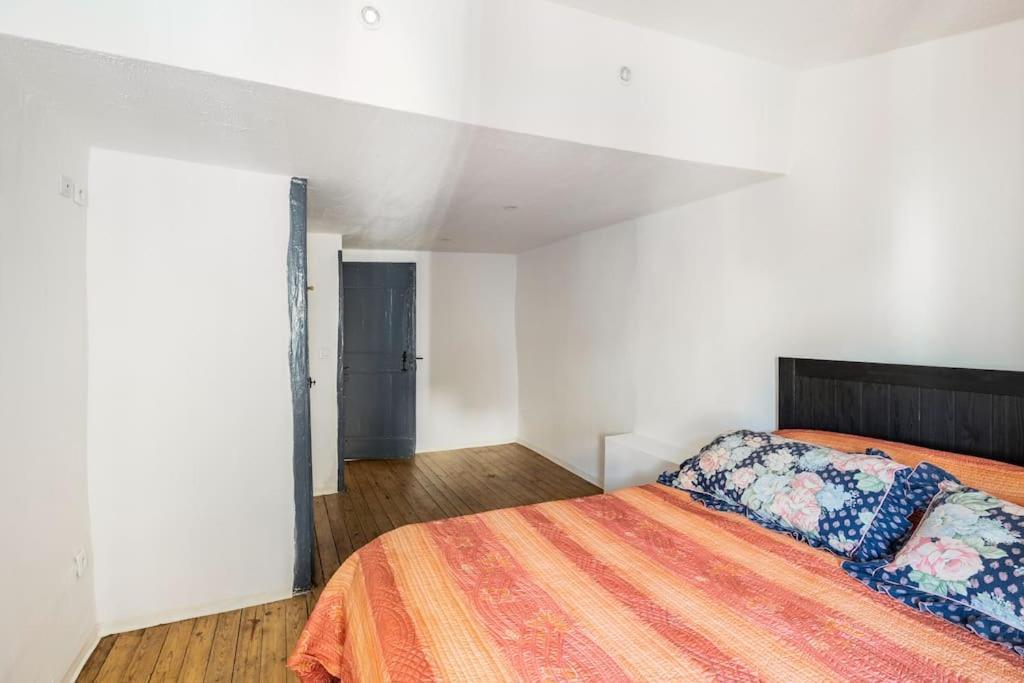 Maison Atypique Dans Circulade Bram Extérieur photo